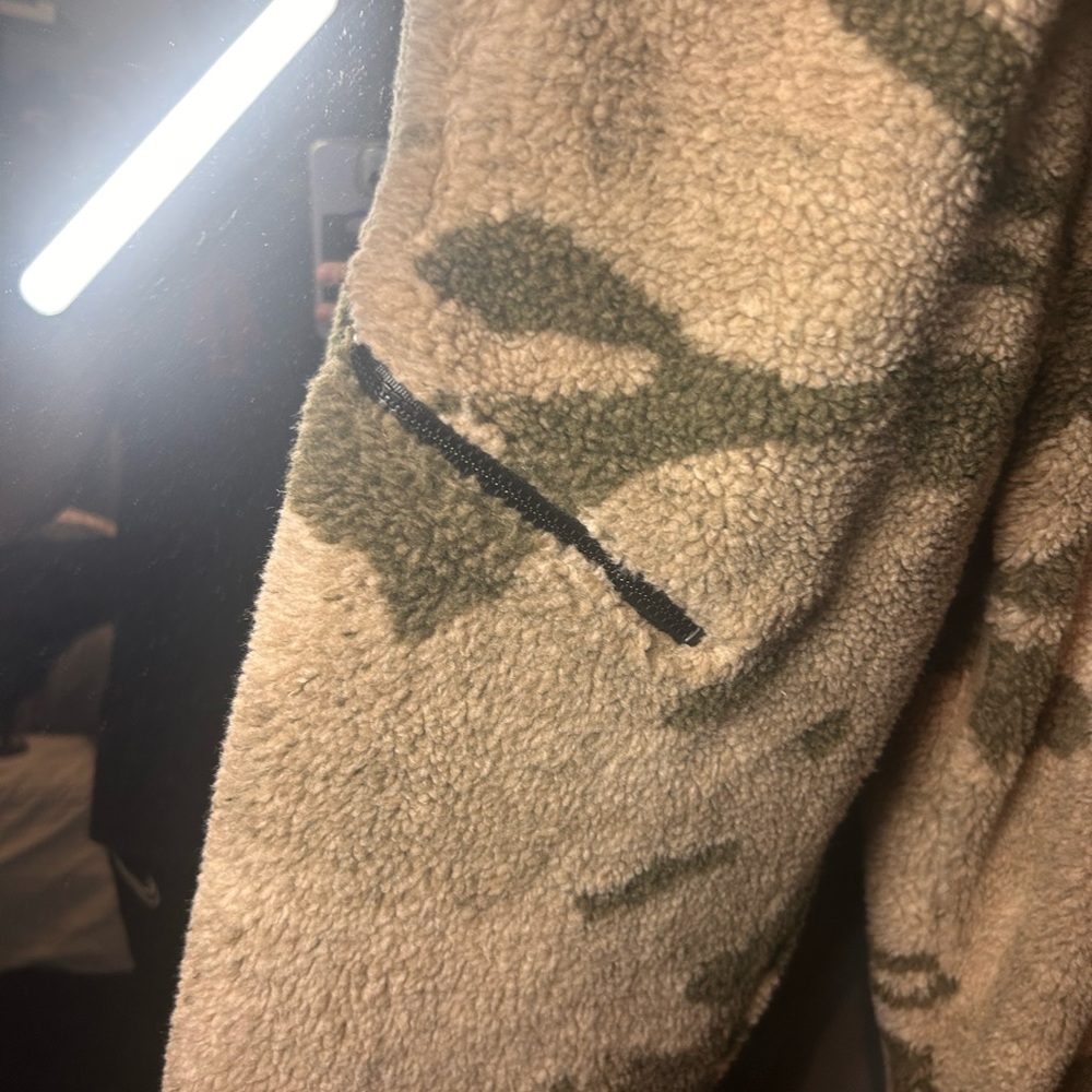 Essentials Sweats - Picture 4 of 4